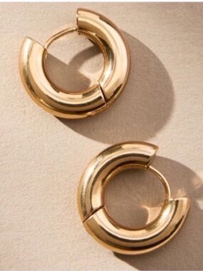 New! Gold Thick Puffy Huggie Earrings (1044) NWOT